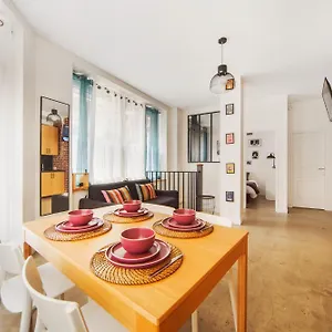 Large Flat Very Close To Montmartre Appartamento